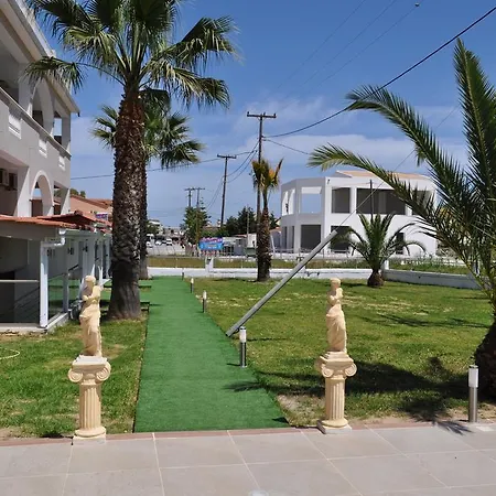 מלון Garden Palace 4*